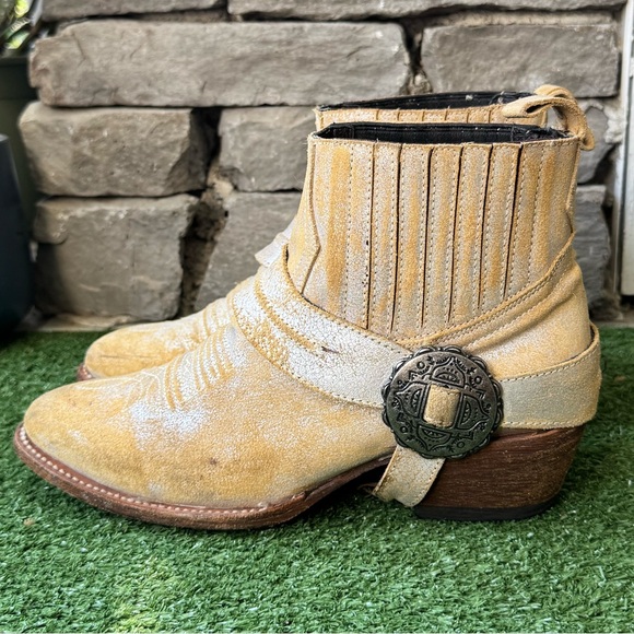 Matisse Judd Cowboy Distressed Leather Women’s Ankle Boots - Picture 1 of 11